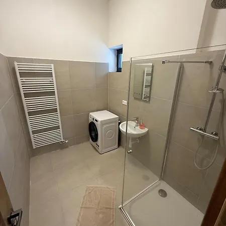 štýlový V Centre S Parkovaním Appartamento